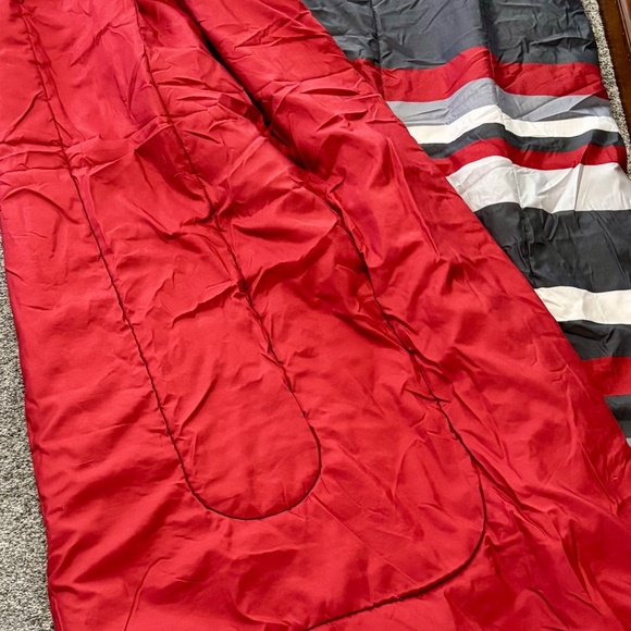 Essential Home Full Comforter Set Modern Horizontal Stripe Red Gray Black - Picture 3 of 3